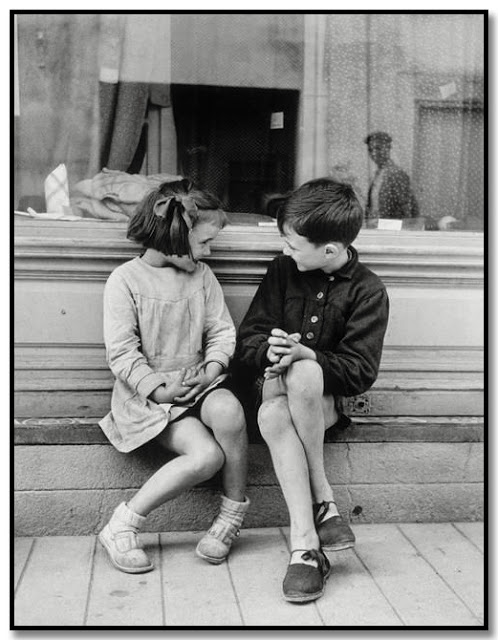 Brassaï - 1949 Paulette et Andre